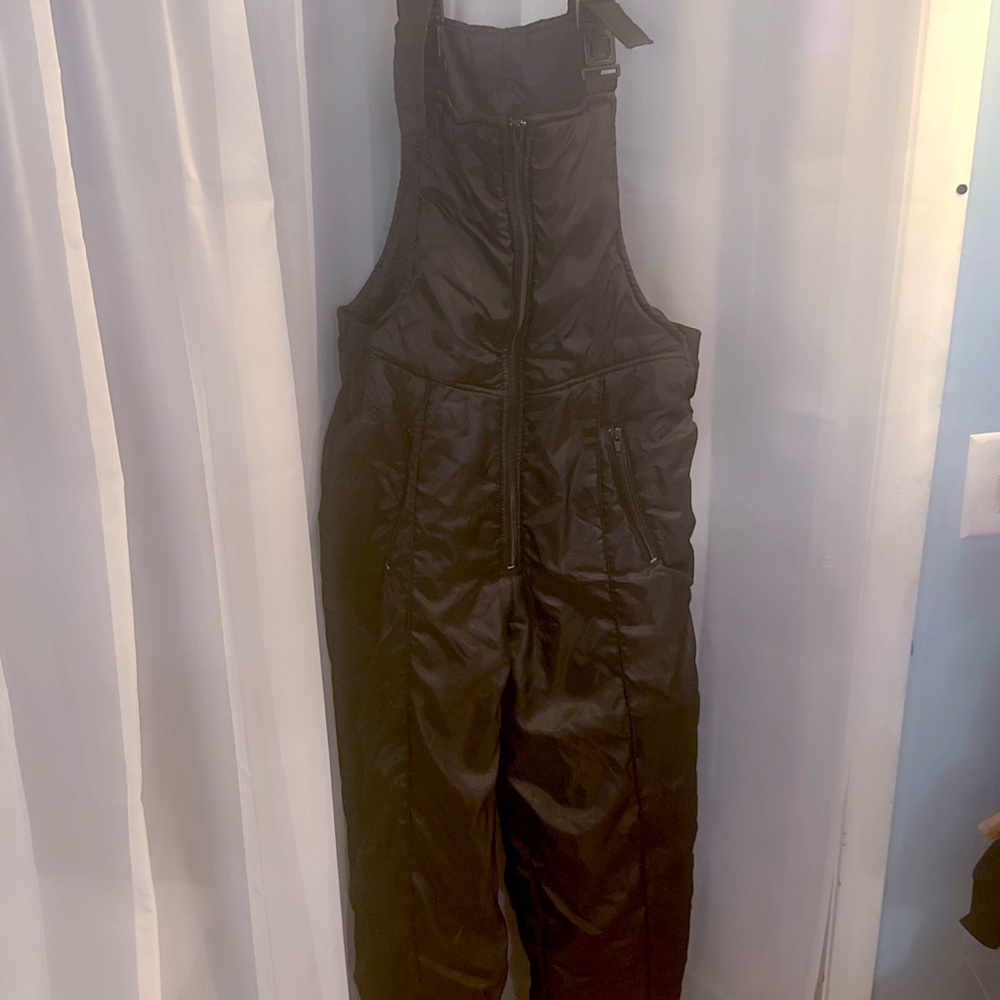 Women’s Snow bibs/ski pants.  Insulated , nylon material.